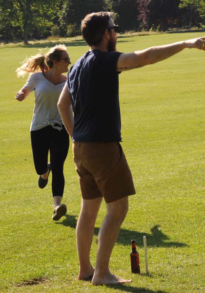Caroline Oldham scoring a rounder